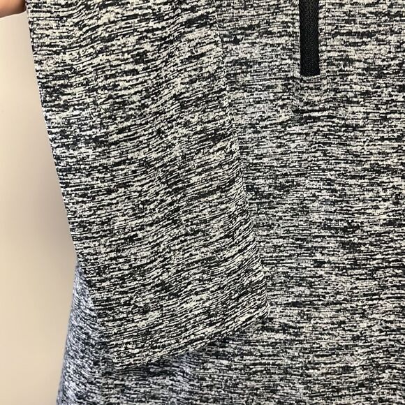 Under Armour Heather Grey Half Zip Pullover Long Sleeve Mock Neck Shirt- Small - Picture 4 of 10